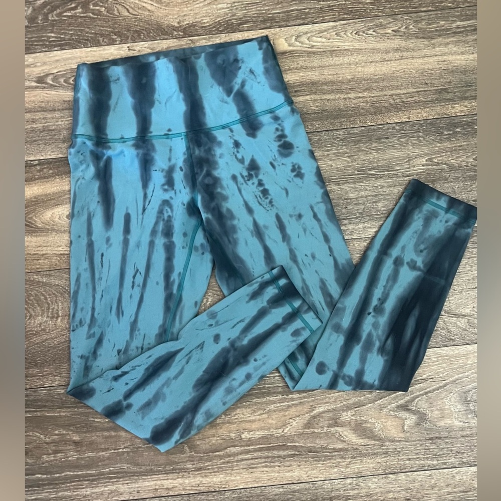 Lululemon Invigorate High-Rise leggings